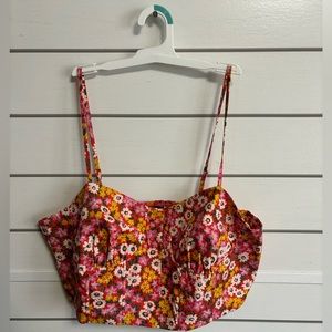 Spaghetti strap top with bright floral pattern. Size 1X